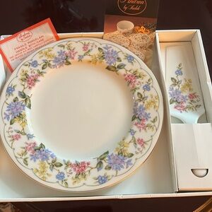 New in box- Andrea by Sadek Cake Plate and Server